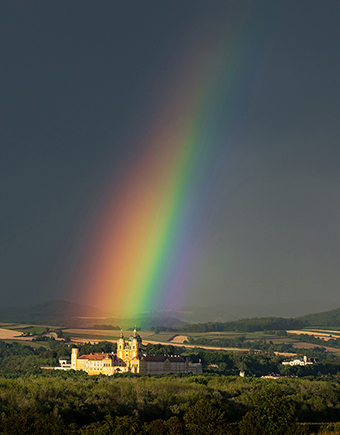 „Regenbogen über Stift Melk“